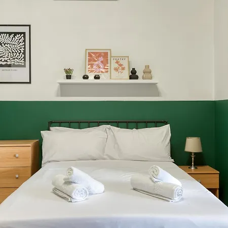 Apartman Spacious Seafront With Terrace, Bbq & Views By 360 Estates