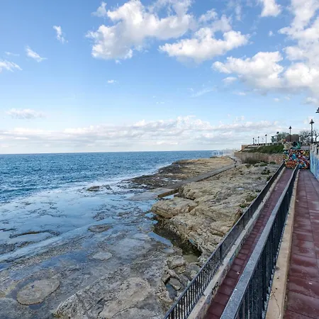 Spacious Seafront With Terrace, Bbq & Views By 360 Estates Sliema