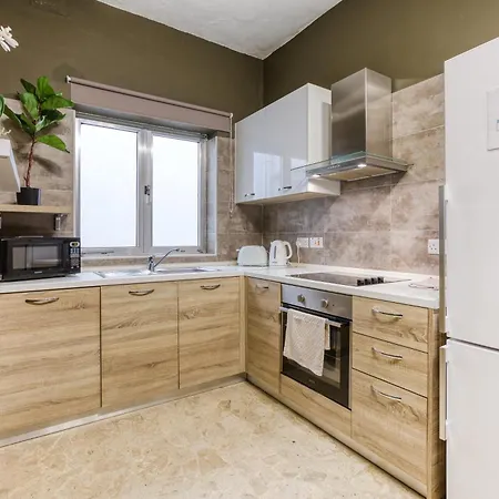 Spacious Seafront With Terrace, Bbq & Views By 360 Estates Sliema