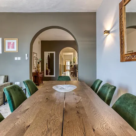 Apartman Spacious Seafront With Terrace, Bbq & Views By 360 Estates *