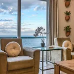 Spacious Seafront With Terrace, Bbq & Views By 360 Estates Lägenhet *