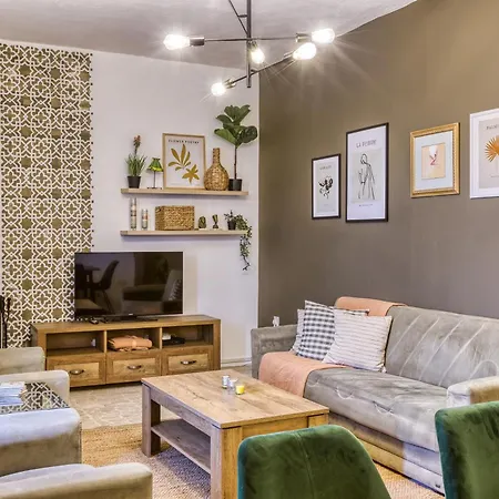 Apartment Spacious Seafront With Terrace, Bbq & Views By 360 Estates