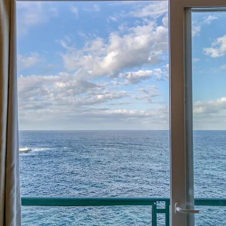 Apartment Spacious Seafront With Terrace, Bbq & Views By 360 Estates Sliema