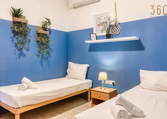 아파트 Spacious Seafront With Terrace, Bbq & Views By 360 Estates