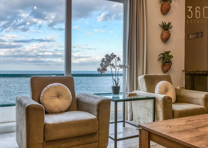 Spacious Seafront With Terrace, Bbq & Views By 360 Estates 아파트 *