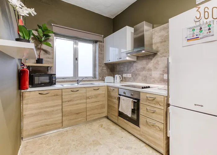 Spacious Seafront With Terrace, Bbq & Views By 360 Estates 슬리에마