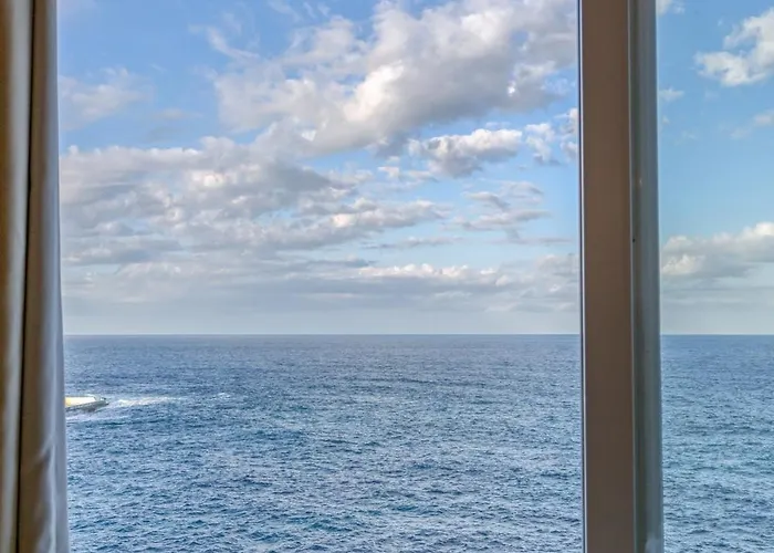 아파트 Spacious Seafront With Terrace, Bbq & Views By 360 Estates 슬리에마